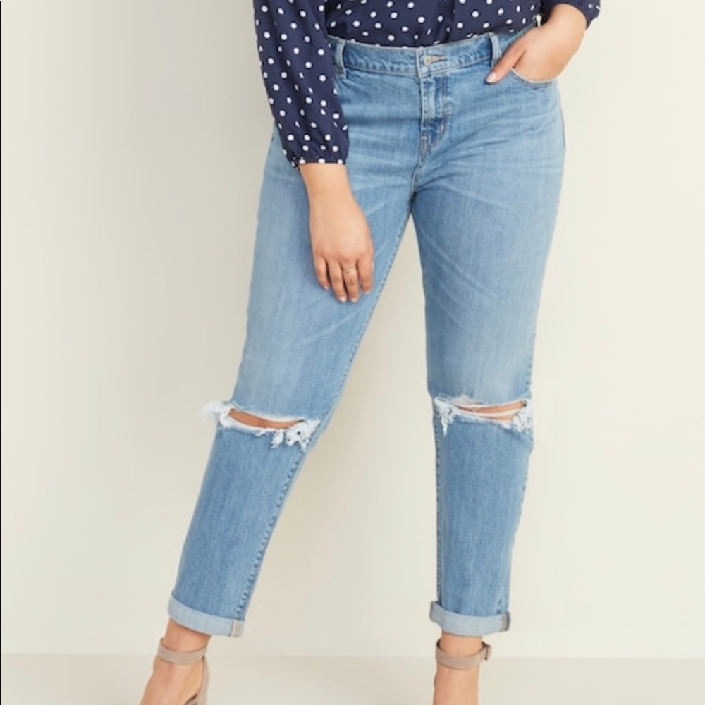 mid-rise distressed boyfriend straight jean